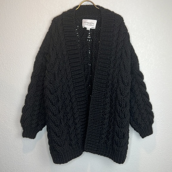 MR MITTENS Cable-Knit Wool Cardigan One Size - Picture 2 of 13